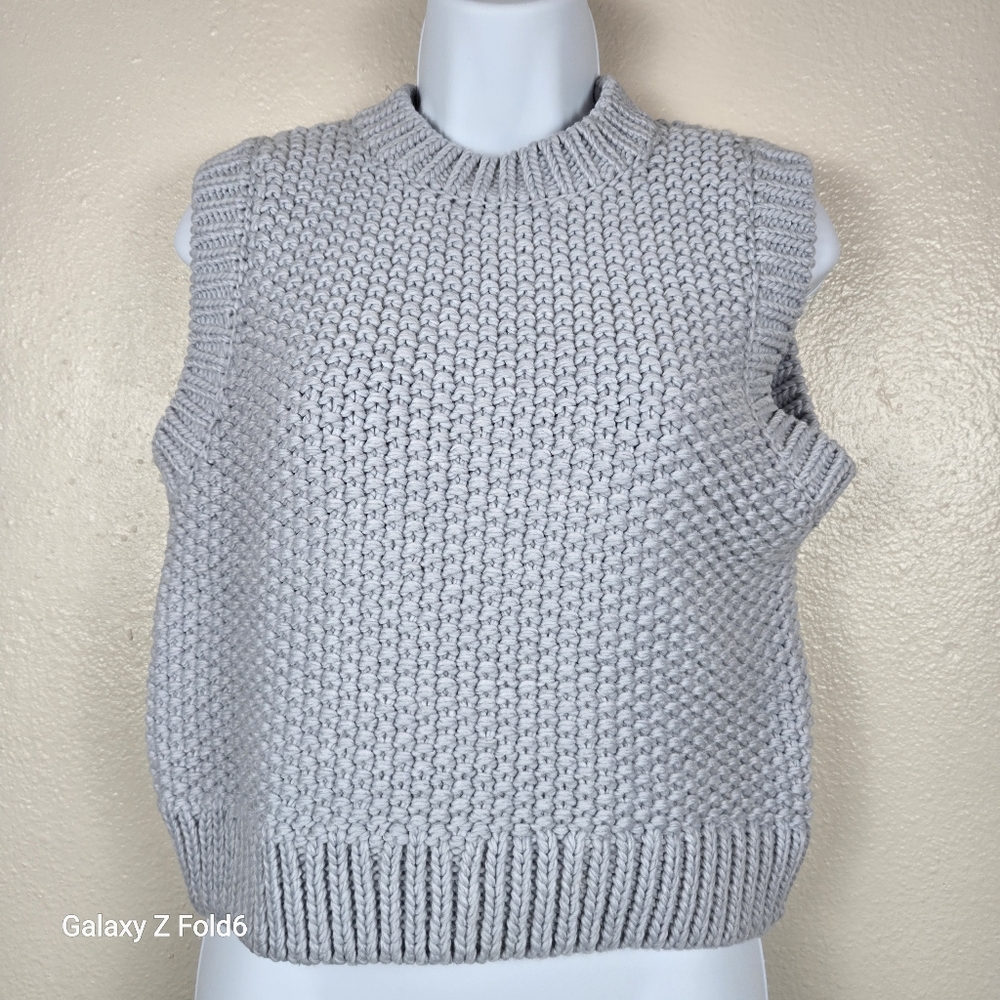 H&M Gray Chunky Knit Sweater Vest Women’s Small Sleeveless Pullover Layering Top